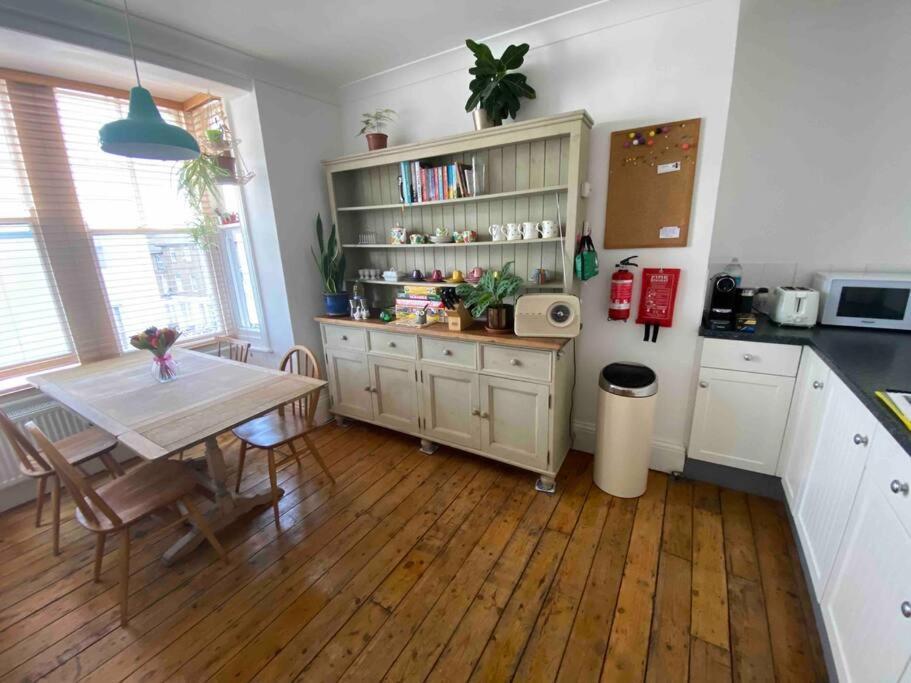 Herne Bay Central - 2 Minutes From Beach Apartment Buitenkant foto